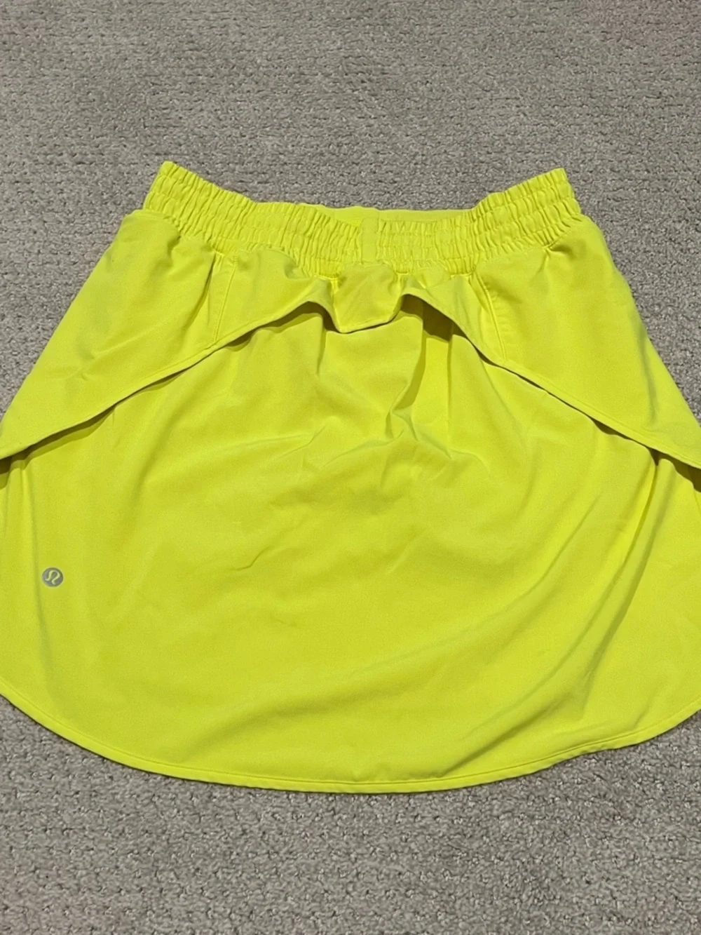Lululemon Hotty Hot Neon Yellow Skort Skirt long Size 8 - Picture 5 of 13